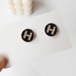 Korea New Letter H Studded Temperament Online Lihtsad ja kompaktsed Jokkeri k&otilde;rvar&otilde;ngad. punane