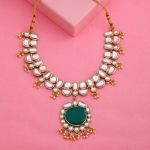 Traditsiooniline kullatud kristallist Kundan Polki kaelakee