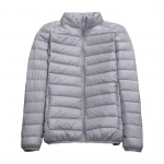 Meeste puuvillane mantel kapuutsiga pikkade varrukatega t&otilde;mblukuga plekk, soe &uuml;ler&otilde;ivas, &uuml;hev&auml;rviline &otilde;huke tepitud mantel taskutega L hall