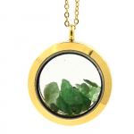 Pierres et Min&eacute;raux. Collier Grenat Tsavorite brut. Mod&egrave;le M&eacute;daillon 25 mm. Couleur Or.