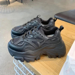 Must platvormiga vabaaja tossud, valged moodsad naiste spordijalatsid Luksuslikud disaintennis, naiste naiste trend, 2024. aasta s&uuml;gis, &uuml;mmargune pea 35