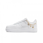 Nike Air Force 1 Low LX Lucky Charms Valge EU 36.5 valge