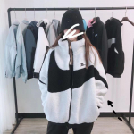 Talv 2025 Unisex P&uuml;stkrae Lambavillast Fliisjakk Suure Logoga Medium must/valge