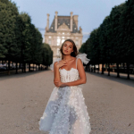 L&uuml;hikesed t&uuml;llist rihmad A-l&otilde;ikeline lilledega pulmakleit Tra-pikkusega vestidos de novia S&uuml;damekujulise kaelusega korsett &otilde;htukleit S elevandiluuvalge