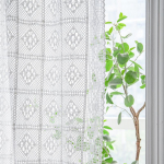 Vintage k&auml;sitsi kootud, v&auml;ljal&otilde;igatud heegeldatud, beež luud, pits, kummut, rippuv riie, diivanilaud, lauamatt, viimistletud laudlina 60*60(110g)