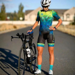 Tres Pinas-Naiste triatloni komplekt, l&uuml;hikeste varrukatega rattas&otilde;idu s&auml;rk, suvised rattariided S