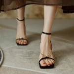 Mood 2024Uued Elegantsed Ruudukujulise Ninaga Rooma Sandaalid Naistele Suvemood Metallkett Vabaaja Pandlad Daamide StilettodZapatos DeMujer 35