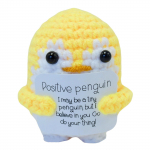 K&auml;sitsi valmistatud positiivse energiaga pingviinnukk kaardiga Kodukaunistus heegeldatud kudumine dekoratiivkaunistused J&otilde;ulupeo kingitused kollane