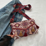 Tuttidega naiste kott Mitmek&uuml;lgne &otilde;lakott, kootud isikup&auml;rastatud ristikott etnilises stiilis v&auml;ike kandiline kott punane