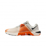 Nike Metcon 10 Pehme P&auml;rl/Ohutusoranž/Must Naiste Tennised HQ2620-002 36