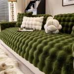 Luksuslik libisemiskindel kunstk&uuml;&uuml;likukarvast diivanipadi - hubane talvine pl&uuml;&uuml;sist istmekate 70x150 cm