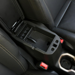 V&auml;rviline My Life ABS auto k&auml;etugede kast Fiat 500X 2014 - 2018 Keskmise k&auml;etoe hoiukastile Kinnaste hoiukarp