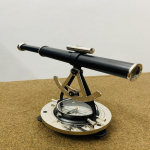 Messingist Alidade must pulberv&auml;rv kroomitud viimistlusega. Alidade t&ouml;&ouml;kompass Vintage teleskoop Marine King.