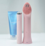 medicube Booster Vibreeriv N&auml;opuhastusseadme Komplekt Mini Plus + Puhastushari + Zero Mustpeade Puhastus&otilde;li + Kojikhappe Puhastusvahend & PDRN Seerumi Komplekt PINK