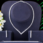 CMM Classic Square Zirconia 3tk V kujuga kaelakee k&auml;ev&otilde;ru k&otilde;rvar&otilde;ngakomplektid valge kulla v&auml;rv