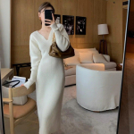 Elegantne pikk valge kudumiskleit naiste talvine V-kaelusega pikkade varrukatega kehakleit Korea kontori naiste k&otilde;rge v&ouml;&ouml;kohaga vintage kleit S valge
