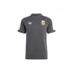Adidas Originals Logotr&uuml;kiga Triibuline &Uuml;mmarguse Kaelusega L&uuml;hikeste Varrukate T-s&auml;rk Meeste Topid Hall IU2154 L