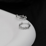 1paar gooti h&otilde;bedast v&auml;rvi okkad, r&otilde;ngad, k&otilde;rvar&otilde;ngad naistele, mehed, teismelised, punk, trendikad peoehted, esteetilised aksessuaarid