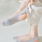 1 paar naiste &uuml;li&otilde;hukesed n&auml;htamatud madala suuga libisemiskindlad sokid k&otilde;rge kontsaga jala esiosa padjandiga sokid hall