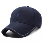 Kevadine s&uuml;gism&uuml;ts Meeste tikitud kirjaga pesapallim&uuml;ts hingav m&uuml;ts &otilde;ues p&auml;ikesek&uuml;bar tumesinine v&auml;rv