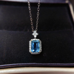 Bella Box Ristk&uuml;likukujuline Simulatsioon Meresinine Topaas V&auml;rv Treasure &Otilde;rn rangluukett Lihtne kristallist kaelakee Naistele Pulmaehted sinine/valge