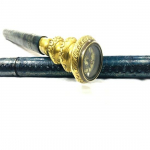 Rohelisest nahast &auml;&auml;risega jalutuskepp, kepp Antiik messingist jalutuskepp messingist k&auml;epideme ja kompassiga