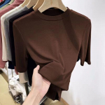 Euroopa Kaubad &Uuml;hev&auml;rviline Poolk&otilde;rge kaelus Viie punkti varrukatega Keskmise varrukaga T-s&auml;rk Naiste suvine uus Slim-fit Show s&auml;&auml;rised top XXXL kohv