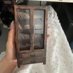 Sensoorne miniatuurne raamaturiiul Puidust vitriin Raamaturiiul Sensoorne raamat koju Koolireisiks V&auml;ljaminevaks T&ouml;&ouml;tamiseks L&otilde;&otilde;gastavad kaunistused Gi A