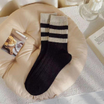 Mugavad soojad puuvillased pikad sokid naiste sukad Triibulised mugavad keskmise pikkusega sokid beež