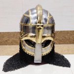 Keskaegne terasest Viking Vendeli kiiver kettpostiga k&auml;sitsi sepistatud SCA/Larp, Sparta kiiver, mida saab kodukaunistamiseks kontorinurga sisekujunduseks