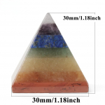 Euroopa ja Ameerika naturaalsest kristallist t&scaron;akra stiilis p&uuml;ramiid-ornament kividest ornament seitsmev&auml;rviline joogakivi Small-Size