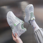 Hong Kongi t&auml;navastiil Dad Shoes naistele kevad-s&uuml;gis uus Korea stiil hingav v&otilde;rkpinnaga kingad moodsad vabaaja naiste tossud 36