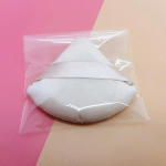 Kolmnurkne suure tihedusega flokeeritud puudripahv l&uuml;hike kohev puudripahv fikseeritud meik kahepoolne &uuml;lipehme meigi &otilde;hkpadi