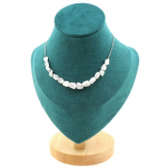Pierres et Min&eacute;raux. Collier 10 perles Howlite des USA. Chaine en acier inoxydable Collier femmes, hommes. Taille personnalisable.