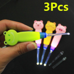 3 tk / komplekt lapse puhastust&ouml;&ouml;riist k&otilde;rvavaik valguslusikaga LED multikas beebihooldus k&otilde;rvad lusikas kaevamine Luminou