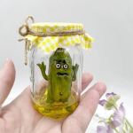 Vihane kurk purgis skulptuur, Miniatuurne klaasist karjuv kurk pudelis, Emotsionaalse toe purk,K&auml;sitsi valmistatud emotsionaalne tugi tume khaki v&auml;rv