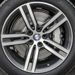 &Uuml;hildub BMW 5. seeria 525li, 535, 520, 530 ja 528 velgedega; saadaval 17 , 18 ja 19 alumiiniumvelgede ja rehvidega.