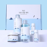 ROUND LAB 1025 Dokdo niisutav nahahooldus kingikomplekt &ndash; Puhastusvesi 220 ml + Piimjas emulsioon 220 ml + Kreem 50 ml Niisutav Korea nahahoolduskomplekt white