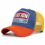 Unisex baseballik&uuml;bar Klassikaline STATION T&auml;hemuster V&otilde;rkk&uuml;bar Meestele ja Naistele Hingav Streetwear Suvine Trucker-k&uuml;bar