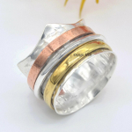 Spinner Ring, kolme tooniga s&otilde;rmus, k&auml;sitsi valmistatud s&otilde;rmus, h&otilde;beehted, unisex s&otilde;rmus, disainis&otilde;rmus, boheemlas&otilde;rmus, avalduse s&otilde;rmus, meditatsioonis&otilde;rmus 6