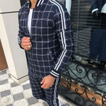 Uus Gentleman Plaid Meeste Spordidressi Komplektid Vabaaja lukuga jakk mantel Spordi&uuml;likond Kvaliteetne 3D Prinditud Mood 2-osalised meeste riided M