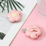 V&auml;ike loominguline lillekujuline praktiline kunstnuga Kontoritarbed Multifilmi nuga koolitarbed roosa