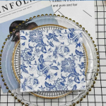 20tk/pakend 33*33cm 2-kihiline lillemustriga peosalvr&auml;tik