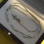 Trendikas Snake Bone kaelakee naistele: Stiilne Interneti-kuulsustest inspireeritud kihiline suvetarvik lihtsa ja vastupidava ketiga. copper plated with platinum