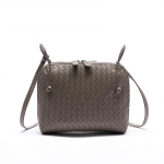 Piiri&uuml;lene trendikas uus kootud kott, moekas ja mitmek&uuml;lgne, k&auml;sitsi kootud kahekordse lukuga meigipeegel, suure mahutavusega messenger-kott 23CM*6CM*17CM