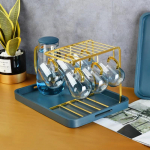 Loov n&otilde;ude kuivatusalus Tassihoidja Hoiuriiul Klaasist tassid tagurpidi K&ouml;&ouml;gi organiseerija Hoiuriiul Tarvikud