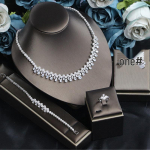 Korea Pruudi Ehtekomplekt: Tsirkoonist kaelakee, k&otilde;rvar&otilde;ngad ja s&otilde;rmus - Elegantsed pulmaaksessuaarid h&otilde;bedane valge v&auml;rv