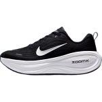 Nike meeste Vomero Plus jooksujalatsid 43
