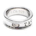 Tiffany & Co. Poleeritud efektiga sterlingh&otilde;bedast s&otilde;rmus Naiste s&otilde;rmused FF10834 Box