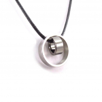Les Tr&eacute;sors De Lily [J6950] - Collier acier 'Peaceful' noir argent&eacute; must